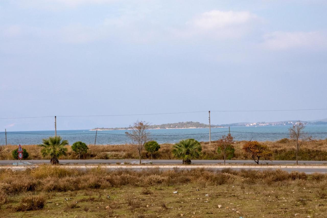 Lovely Villa Backyard And Terrace In Urla Gulbahce Exterior photo